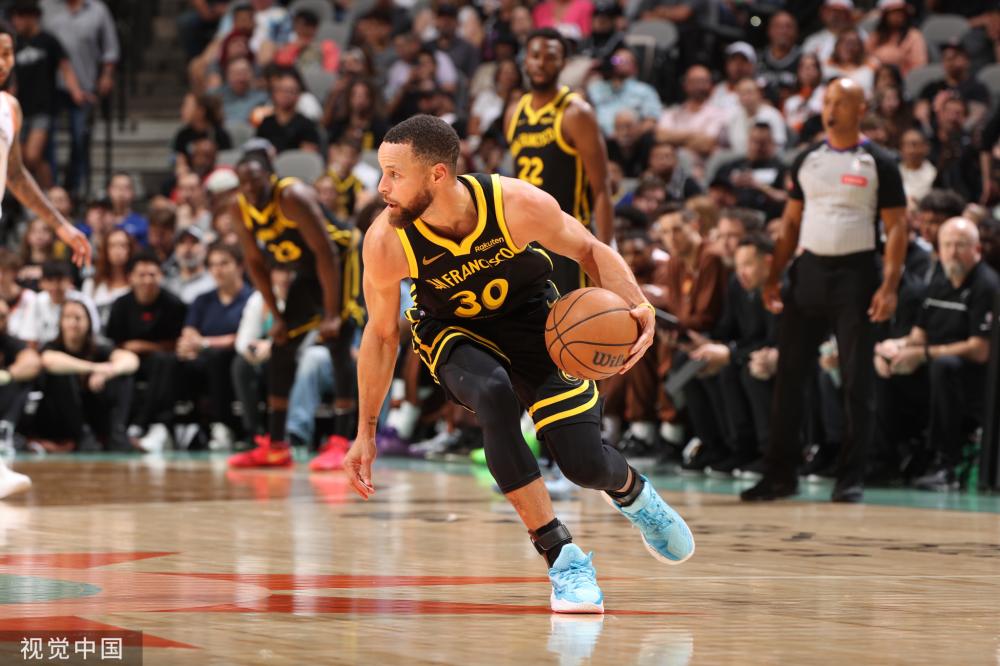 并适时用手 并适时用手