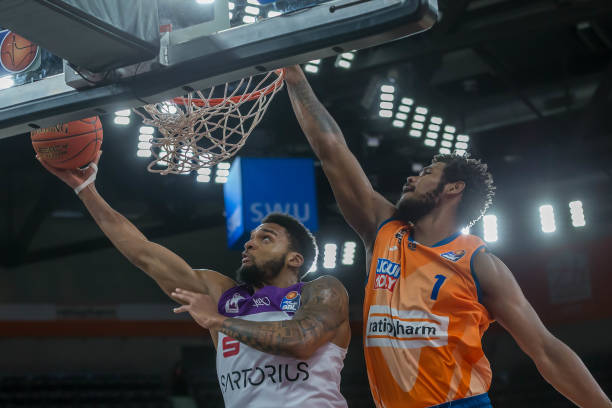 萨内是一名 萨内是一名