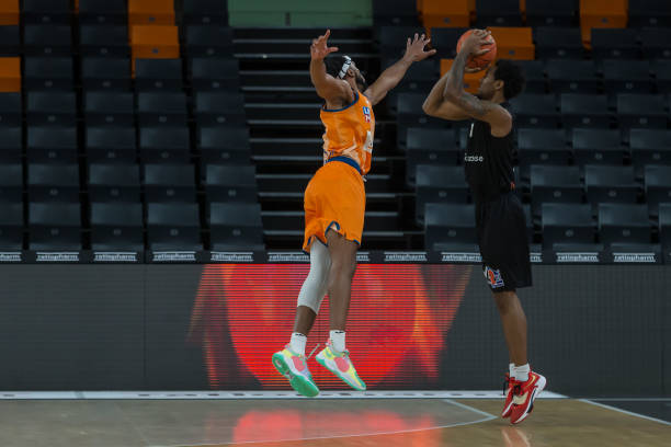 来始终效力 来始终效力